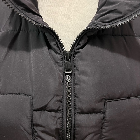 NWT Easel Cropped Puffer Vest Size M - Picture 6 of 13